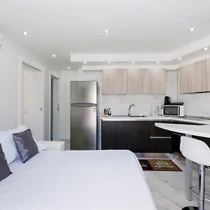 apartamento-sara-en-playa-de-las-americas.in-canary-islands.com/
